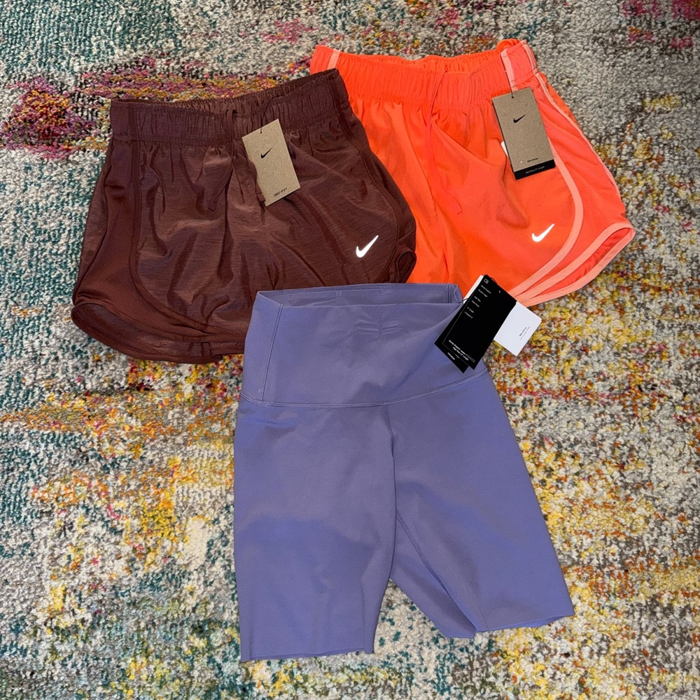 Nike Women’s XS Athletic Shorts and Spandex Set NEW